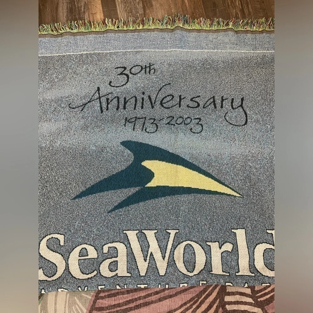 Vintage 2003 Sea World Orlando Theme Park 30th Anniversary Employee Throw